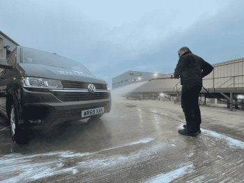 Fleet Guard Non-Caustic Vehicle Cleaner - Image 3